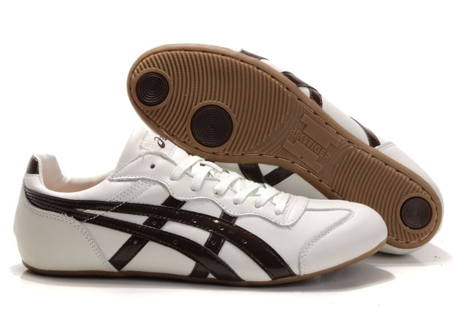 chaussures asics whizzer