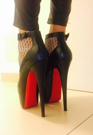 chaussures a talon louboutin