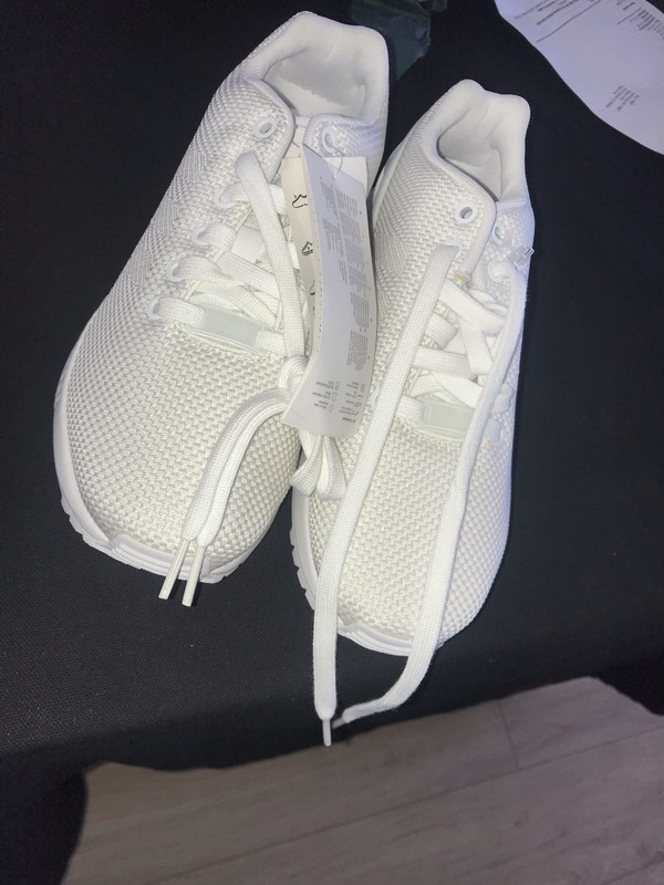 chaussure blanche adidas